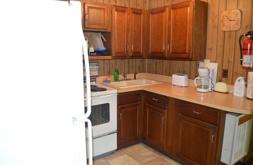 Lakeside Cottage | *SPRING DISCOUNT!* (See description) Two Bedroom Cottage with Private Beach!