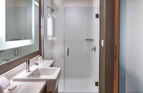 Sobro Hotel | SpringHill Suites by Marriott Nashville Downtown/Convention Center