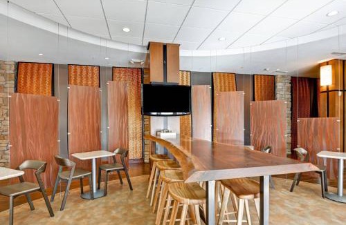 Jewell Heights - Hoffman Heights Hotel | SpringHill Suites Denver at Anschutz Medical Campus