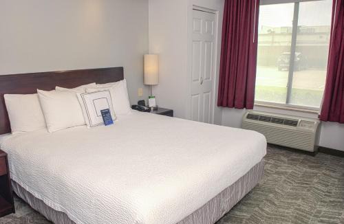 Pearland Hotel | SpringHill Suites Houston Pearland