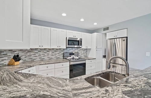 Isla del Sol Condo | St Pete Isla Vista Verde E 4-229 New Kitchen