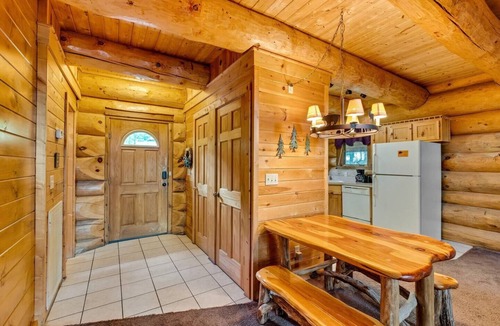 White Oak Lodge Cabin | Star Views - Secluded w/Mountain Views