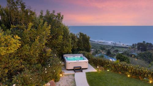 Western Malibu Villa | Stardust by AvantStay Views Hot Tub Pool Table