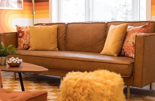 Arvada Plaza Area House | Stay Groovy in Denver | Turf Yard | 5 King Beds