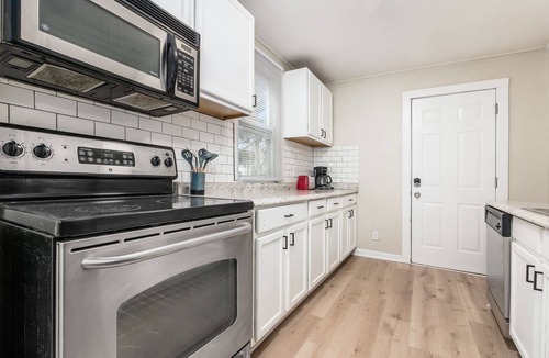 University District House | Stay in the Palazzo in OSU! 10 BEDS!