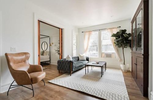 Uptown Apartment | Stay Portland - The Étoile Suite - Nob Architecture & Boutiques