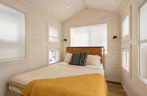 Alberta Arts District Apartment | Stay Portland - The Tiny Oasis Steps to Local Coffee & Restaurants