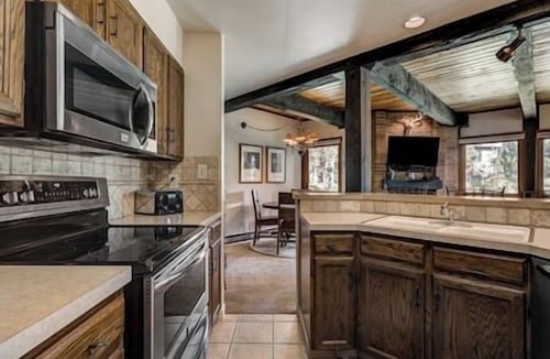 Steamboat Springs Apartment | Stay With Style - 2BD/2BA - Walk to Gondola - W&D - Free WiFi