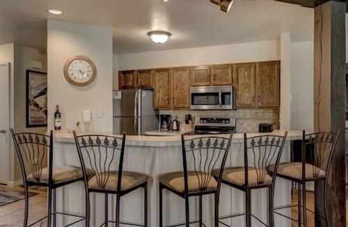 Steamboat Springs Apartment | Stay With Style - 2BD/2BA - Walk to Gondola - W&D - Free WiFi