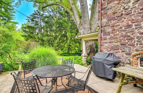 Finesville Cottage | Steps to Delaware Canal: Enchanting Stone Cottage!