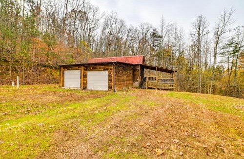 Waverly House | Steps to Kentucky Lake Cozy Cabin with Deck!