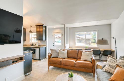 Pagosa Springs House | Steps to Lake and Kayaks Remodeled Townhome with AC