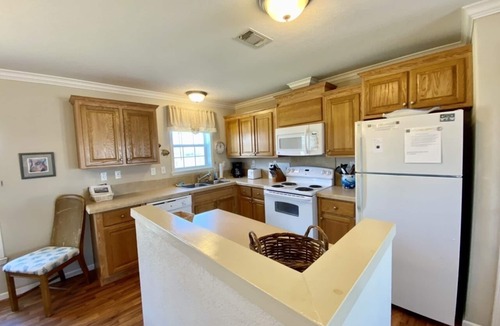 Crystal Beach House | STONE'S THROW - 3 BEDROM WITH AMAZING GULF VIEWS!
