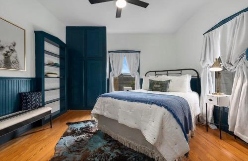Stonewall House | Stonewall Main Haus - Sleeps 6