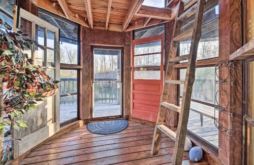 Kodak House | Strawberry Plains Cabin Private Pond and Game Room!