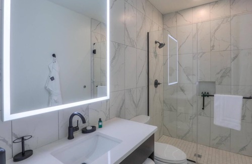 Downtown Nashville House | Studio 154 - Posh Suite