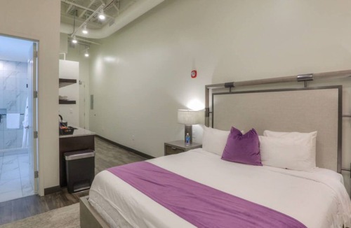 Downtown Nashville House | Studio 154 - Posh Suite