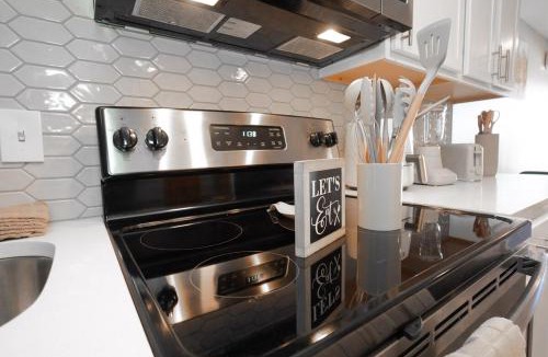 Five Points South Apartment | Studio Apartment In Heart of BHM