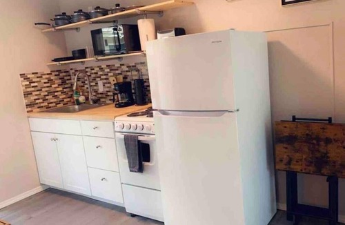 Nob Hill Apartment | Studio Apartment near UNM, several hospitals and Nob Hill.