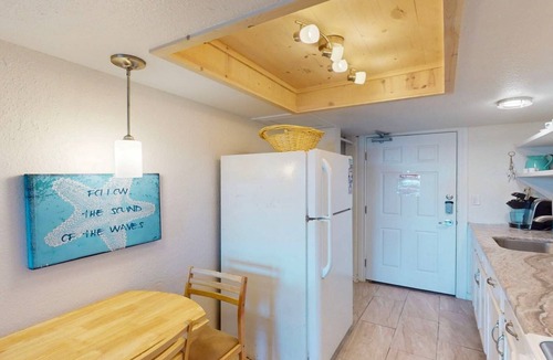 Old Town Condo | Studio Condo in Town, Near Beach, Shared Pool and Hot Tub