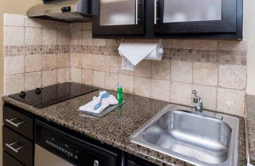 Englewood Apartment | Studio flat ∙ 1 bedroom ∙ 3 guests