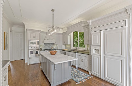 Gallatin House | Stunning And Spacious Nashville Home With In-Ground Pool On The Lake!