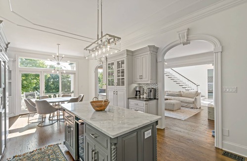 Gallatin House | Stunning And Spacious Nashville Home With In-Ground Pool On The Lake!