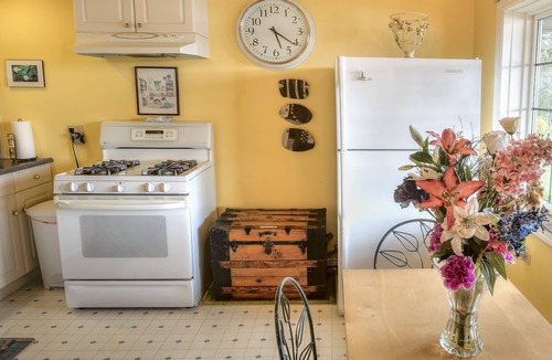 Bainbridge Island House | Stunning Beach Suite, great mountain & water views, near downtown Winslow, Cozy.