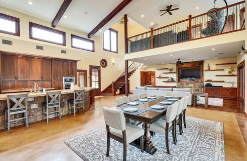 Driftwood House | Stunning Dripping Springs Escape | Private Pool & Dogs Welcome!