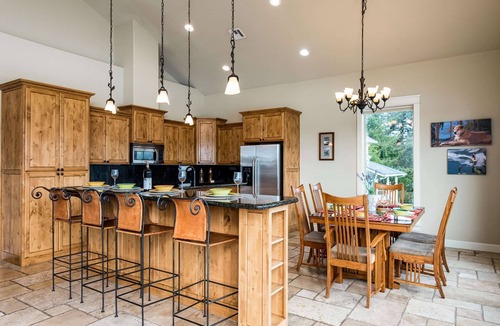 Dunes City House | Stunning Lake Front Home-Private Dock-Pet Friendly-Close to Downtown Florence & Dunes