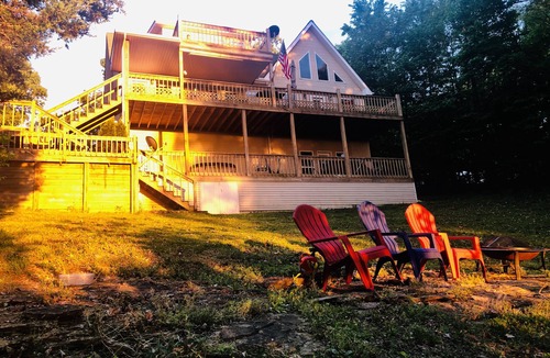 Byrdstown House | Stunning Lake House with view of Dale Hollow lake