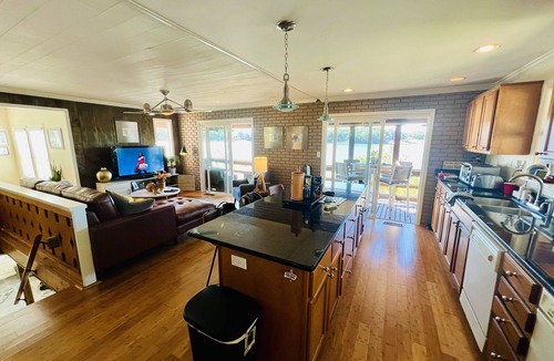 Stemley House | Stunning Lakefront 3 Bedroom with Dock and Deep Water!