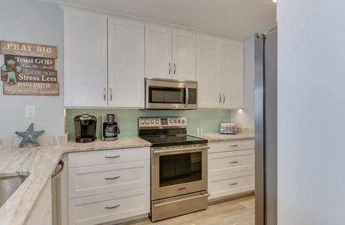 Northeast Virginia Beach Condo | Stunning Oceanfront 3rd Floor Condo with Panoramic Views