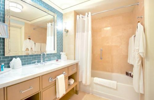 Key Biscayne House | Stunning Studio Apartment Located at the Ritz Carlton-Key Biscayne