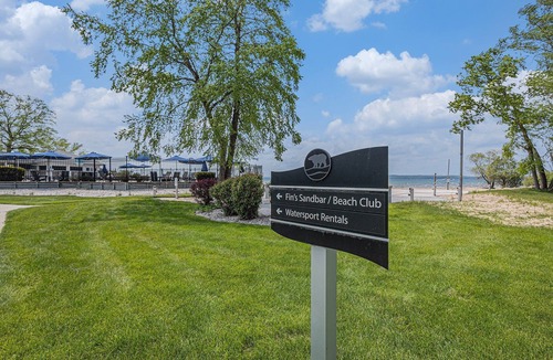 Acme Condo | 🏖️ Stunning Sunset Bay Views @ The Shores | Traverse Bay Views | Moments to the Beach