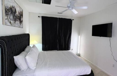 North Bergen Apartment | Stylish 1-bedroom unit Near NYC with parking