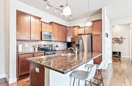 Meridian Condo | Stylish 2BR/2BA Condo w/Garage for Business & Leisure