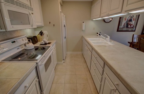 Keystone Condo | Stylish Condo Fully Equipped Kitchen, Fireplace