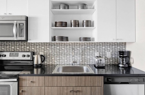 Theatre District Apartment | Stylish Downtown 1BR w/Luxury Amenities and Rooftop Views by Blueground