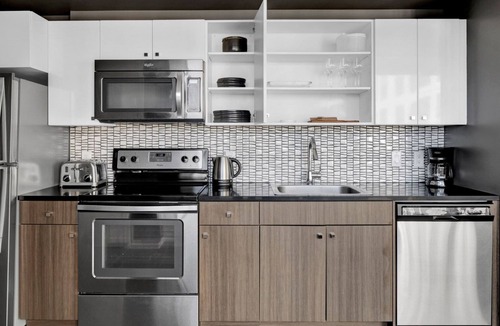 Theatre District Apartment | Stylish Downtown 1BR w/Luxury Amenities and Rooftop Views by Blueground