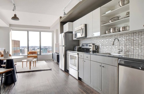 Theatre District Apartment | Stylish Downtown 1BR w/Luxury Amenities and Rooftop Views by Blueground