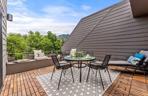 Lower Arapahoe Condo | Stylish Downtown 2BR Condo in West End