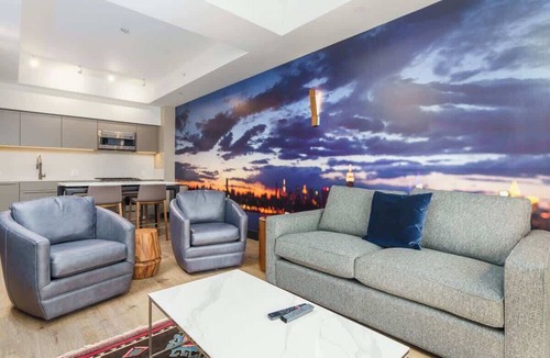 Berkeley Hotel | Stylish Flat on Tennyson - Walk to Dining & Shops!
