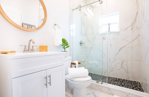 Temple Crest Apartment | Stylish Studio located within walking distance of Busch Gardens in Tampa, FL