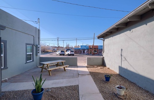 Pomerene House | Suites on San Pedro - Unit B