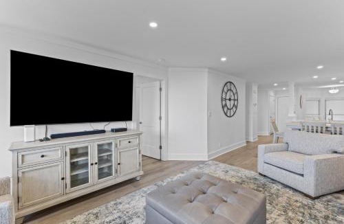 Isle of Palms Apartment | Summer House 202 - 3BR Oceanfront Condo! View!