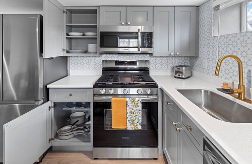 Clayton Apartment | Summer in the Heart of Denver, Stylish 2Bd/1Ba apartment close to everything!