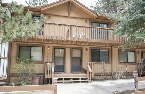 Summit Estates Condo | Summit Getaway Condo - Affordable and ideally located, Wood burning fireplace! Walk to Ski Resort
