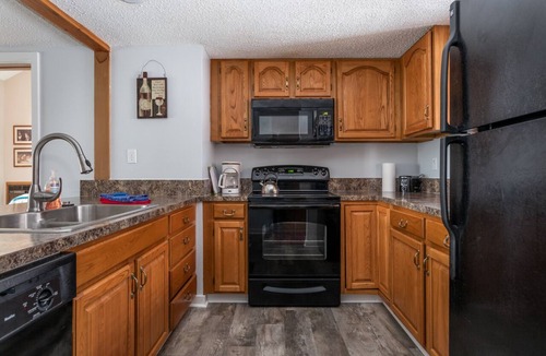 Bellaire Condo | SUMMIT VILLAGE - GREAT LOCATION - UPDATED 3 BEDROOM; 5 BEDS; 3 1/2 BATHS