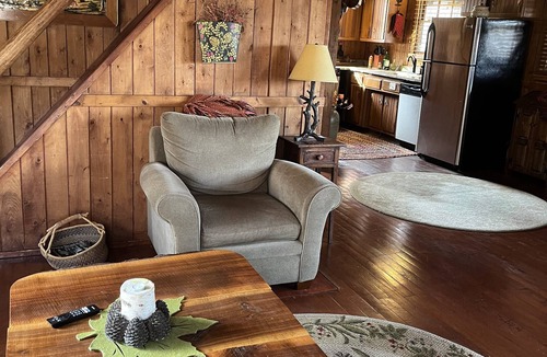 Boonsboro House | Sunny And Cozy Little Lodge With A Spectacular View Of The Blue Ridge Mountains